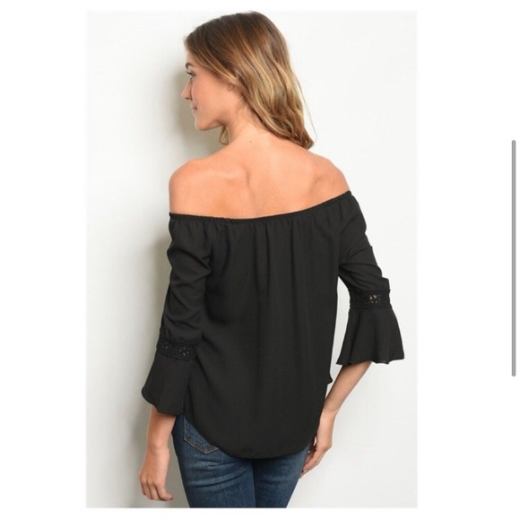 🎉LAST ONE🎉Off shoulder black blouse - Picture 2 of 3